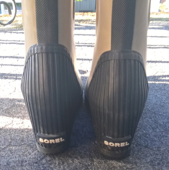 Sorel Women's Joan Rain Wedge Chelsea Felt Boot - Picture 4 of 6